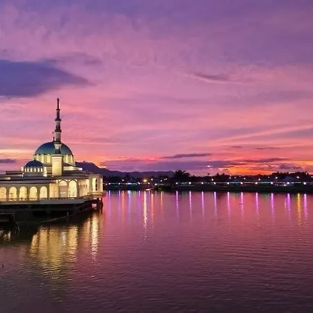 Kuching Cozy Comfort 01 - Riverine Diamond Kuching 4 Pax Exterior photo