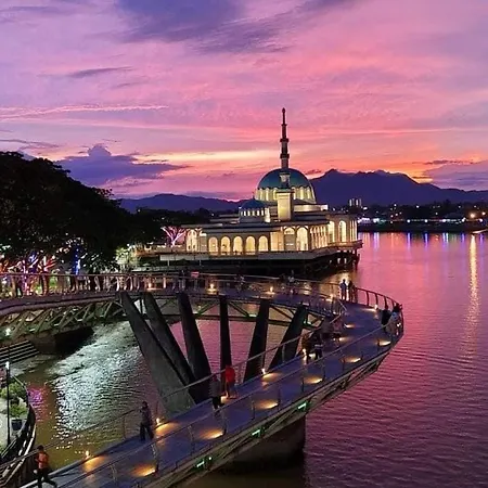 Kuching Cozy Comfort 01 - Riverine Diamond Kuching 4 Pax Exterior photo